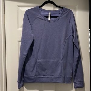 Fabletics Sweatshirt/Pullover with front pocket